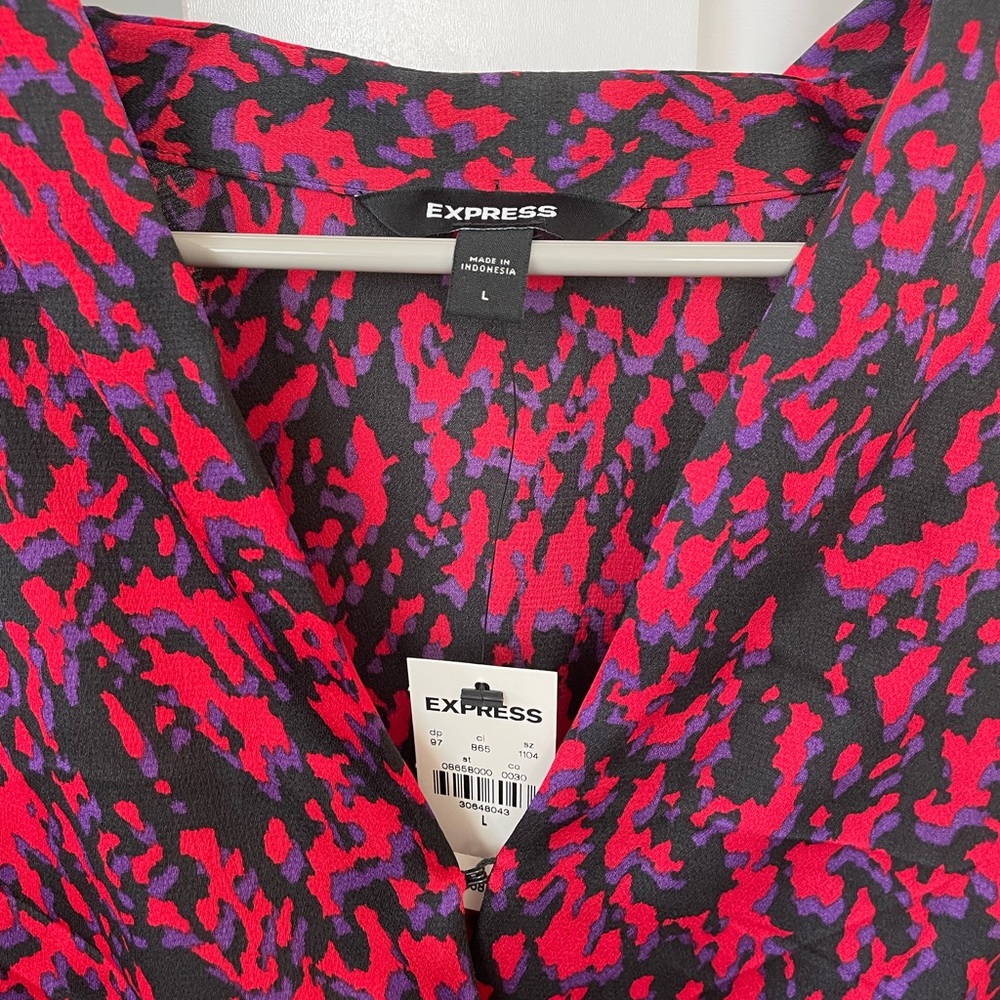 Women’s EXPRESS Blouse Size Large NEW WITH TAG - Picture 2 of 2